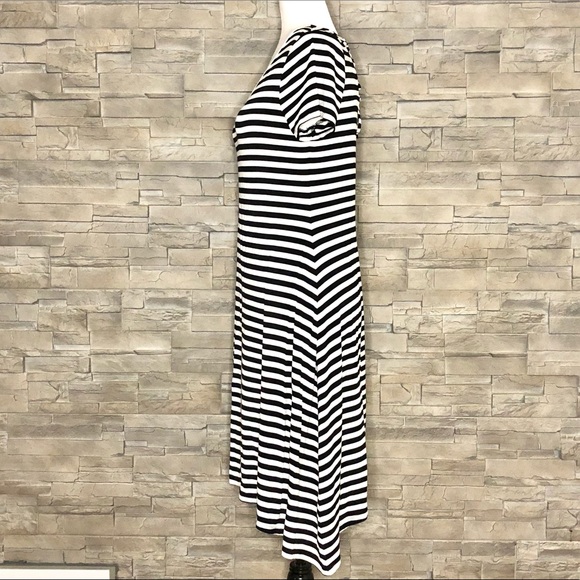 Black and white striped dress - Picture 3 of 5